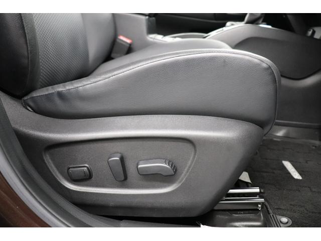 エクストレイル ２０Ｘｉ　オートＬＥＤ　フロントカメラ　ＶＤＣ　アイドリングストップ車　シートヒータ　電格ミラー　ＤＶＤ再生　オートライト　ＬＥＤヘットライト　ＡＵＸ　寒冷地仕様　ルーフレール　Ｒカメラ　盗難防止装置　ＥＴＣ（18枚目）