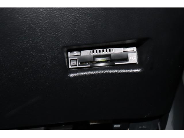 シエンタ Ｇ　７人乗り　両側電動スライドドア　フルセグ　メモリナビ　メディアプレイヤ接続　ＣＤ／ＤＶＤ再生　ドライブレコーダ　バックモニタ　ＥＴＣ　フロントスポイラ　純正ＡＷ　ＬＥＤヘッド　パノラミックビューモニタ（11枚目）