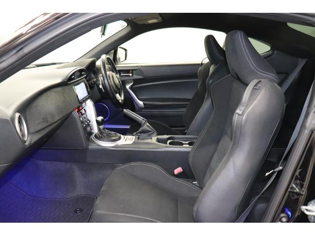８６ ＧＴ　ブルートゥースオーディオ　キーフリ　ＡＵＸ端子　盗難防止　電動格納ミラー　地デジ　スマートキ－　ＥＴＣ車載器　ＶＳＡ　クルコン　オートエアコン　サイドＳＲＳ　助手席エアバッグ　オートライト　ＡＢＳ（20枚目）
