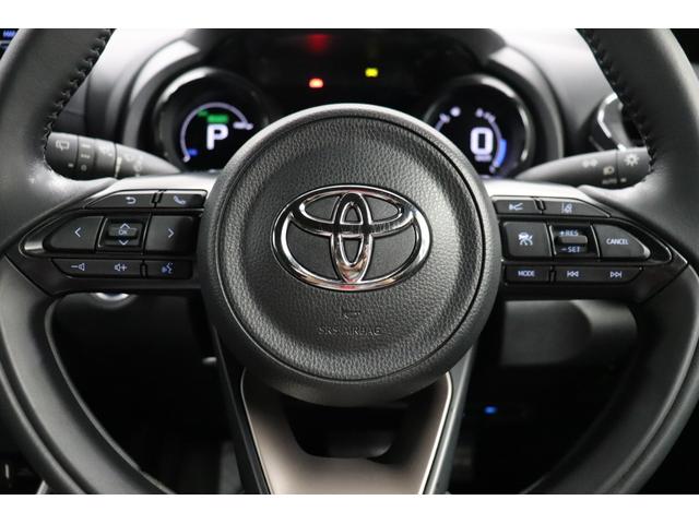 ヤリス ハイブリッドＺ　ワンオーナー　バックモニター　ＥＴＣ　スマートキー　ＬＥＤライト　ドラレコ　ＴＣナビ　フルセグＴＶ　Ｂｌｕｅｔｏｏｔｈ接続　衝突軽減システム　パノラマビューモニター　ペダル踏み間違　クルコン（4枚目）