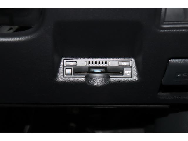 ヤリス ハイブリッドＺ　ワンオーナー　バックモニター　ＥＴＣ　スマートキー　ＬＥＤライト　ドラレコ　ＴＣナビ　フルセグＴＶ　Ｂｌｕｅｔｏｏｔｈ接続　衝突軽減システム　パノラマビューモニター　ペダル踏み間違　クルコン（9枚目）