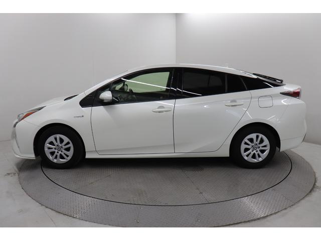 プリウス S ワンオーナー フルセグ メモリーナビ メディアプレイヤー接続CD/DVD再生 バックモニター ETC 純正アルミホイール フロントスポイラー LEDヘッドライト イモビライザ アイドリングストップ(9枚目)