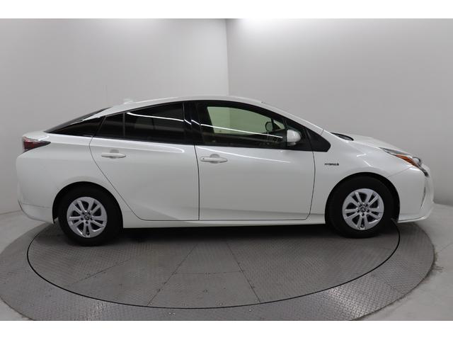 プリウス S ワンオーナー フルセグ メモリーナビ メディアプレイヤー接続CD/DVD再生 バックモニター ETC 純正アルミホイール フロントスポイラー LEDヘッドライト イモビライザ アイドリングストップ(10枚目)