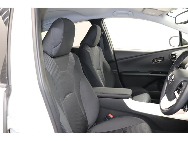 プリウス Ａ　バックモニター　ＥＴＣ　スマートキー　ＬＥＤライト　純正アルミ　メモリーナビ　Ｂｌｕｅｔｏｏｔｈ接続　フルセグＴＶ　ＣＤ　衝突軽減システム　クルコン　ペダル踏み間違　ＢＳＭ　レーンアシスト（18枚目）