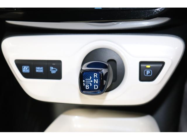 プリウス Ａ　バックモニター　ＥＴＣ　スマートキー　ＬＥＤライト　純正アルミ　メモリーナビ　Ｂｌｕｅｔｏｏｔｈ接続　フルセグＴＶ　ＣＤ　衝突軽減システム　クルコン　ペダル踏み間違　ＢＳＭ　レーンアシスト（33枚目）