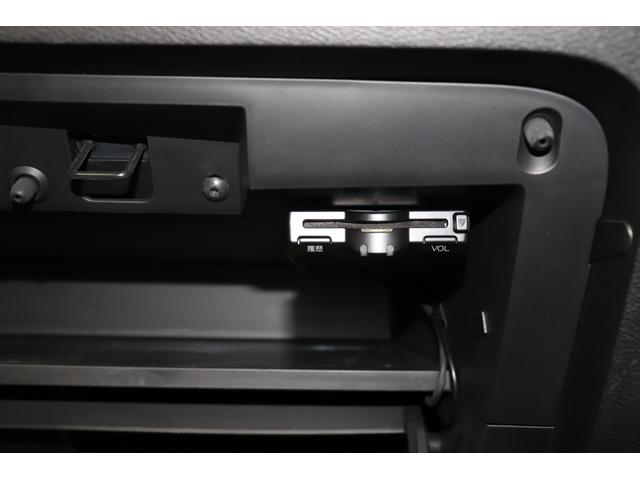 セレナ ハイウェイスター DVD再生機能 横滑り防止 ABS 地デジTV 寒冷地仕様車 両側オートスライドドア パワーウィンドウ レーンアシスト 盗難防止装置 ワンオーナー車 インテリキー ブルートゥース 前後ソナー ナビTV(8枚目)