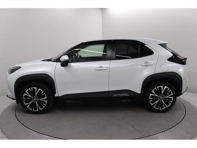 ヤリスクロス ハイブリッドＺ　Ｂｌｕｅｔｏｏｔｈオーディオ　ＵＳＢ接続　車線逸脱警告　衝突安全ボディ　追従式クルーズコントロール　ＡＨＢ　ＤＡＣ　シートヒータ　横滑防止装置　電格ミラー　リアカメラ　ワンオーナー車　フルセグ地デジ（13枚目）