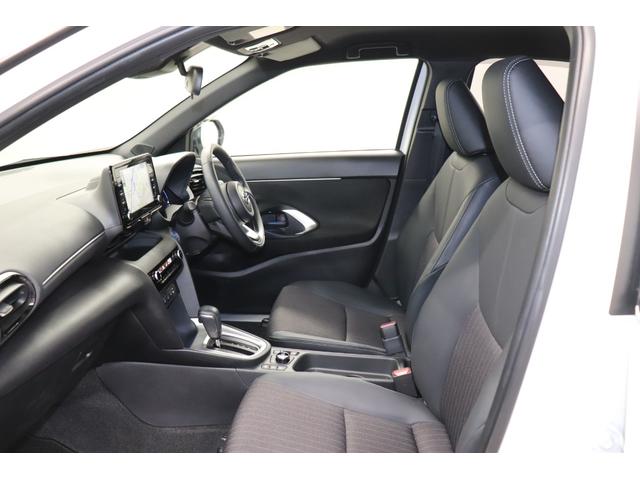 ヤリスクロス ハイブリッドＺ　Ｂｌｕｅｔｏｏｔｈオーディオ　ＵＳＢ接続　車線逸脱警告　衝突安全ボディ　追従式クルーズコントロール　ＡＨＢ　ＤＡＣ　シートヒータ　横滑防止装置　電格ミラー　リアカメラ　ワンオーナー車　フルセグ地デジ（21枚目）