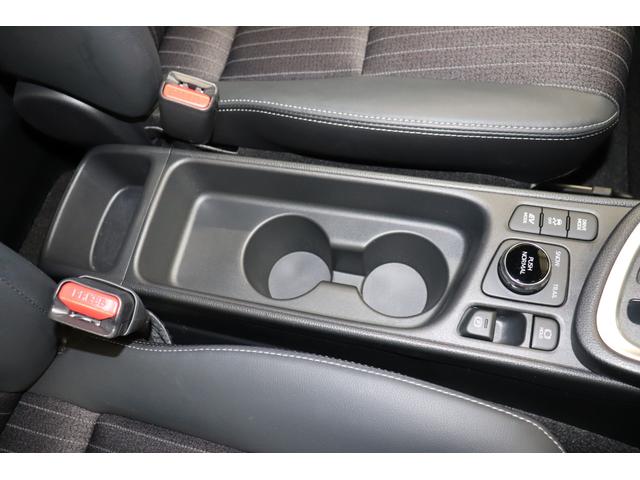 ヤリスクロス ハイブリッドＺ　Ｂｌｕｅｔｏｏｔｈオーディオ　ＵＳＢ接続　車線逸脱警告　衝突安全ボディ　追従式クルーズコントロール　ＡＨＢ　ＤＡＣ　シートヒータ　横滑防止装置　電格ミラー　リアカメラ　ワンオーナー車　フルセグ地デジ（34枚目）