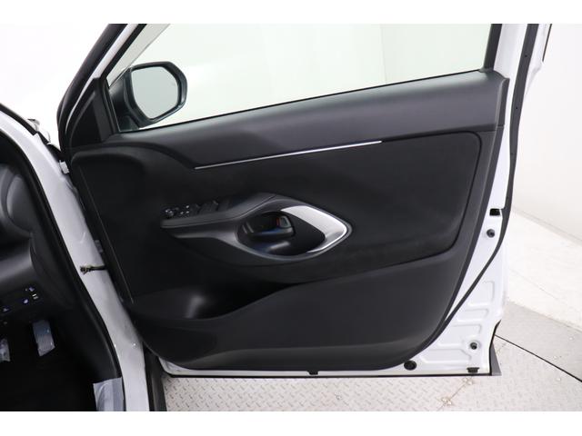 ヤリスクロス ハイブリッドＺ　Ｂｌｕｅｔｏｏｔｈオーディオ　ＵＳＢ接続　車線逸脱警告　衝突安全ボディ　追従式クルーズコントロール　ＡＨＢ　ＤＡＣ　シートヒータ　横滑防止装置　電格ミラー　リアカメラ　ワンオーナー車　フルセグ地デジ（39枚目）