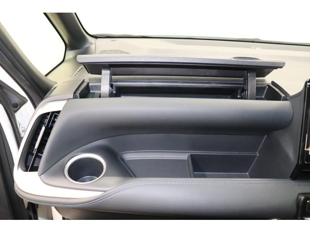 ヴォクシー S-Z 7人乗り ワンオーナ 両側電動スライドドア フルセグ メモリナビ CD/DVD再生 バックモニタ ETC2.0 純正AW LEDヘッド リアAC ブラインドスポットモニタ 衝突回避 ペダル踏み間違い(39枚目)