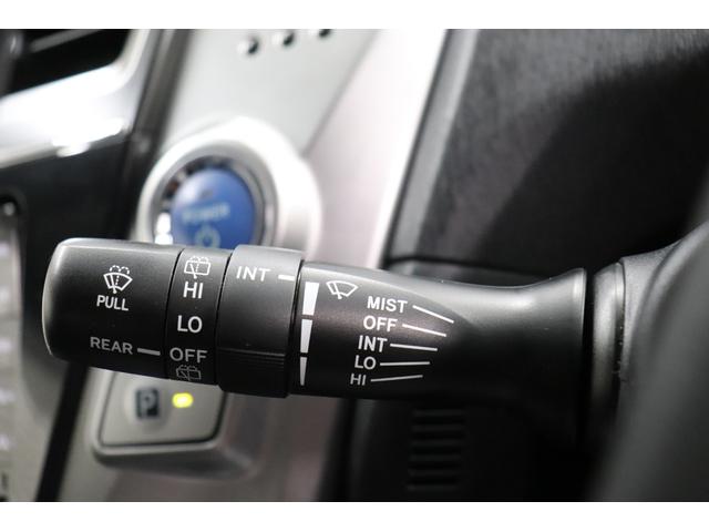 ウォッシャー連動間欠フロントワイパー、リヤワイパーです。