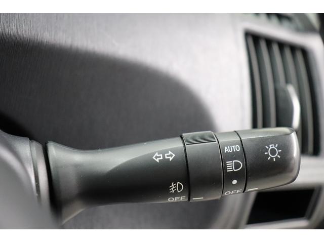 オートライト付いてます。