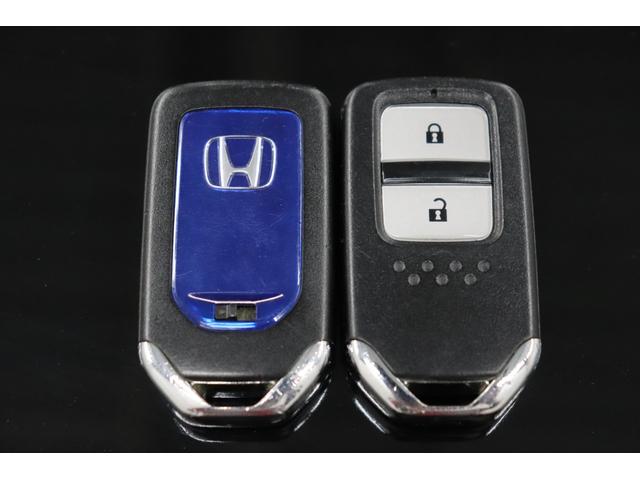 ヴェゼル ハイブリッドＺ　ＢＬＵＥＴＯＯＴＨ　Ｒカメ　スマキー　ワンオーナー　ＬＥＤランプ　ＥＴＣ付　電動格納ドアミラー　シ－トヒ－タ－　サイドカーテンエアバック　運転席助手席エアバッグ　ＶＳＡ　パワーステアリング　Ｄレコ（32枚目）