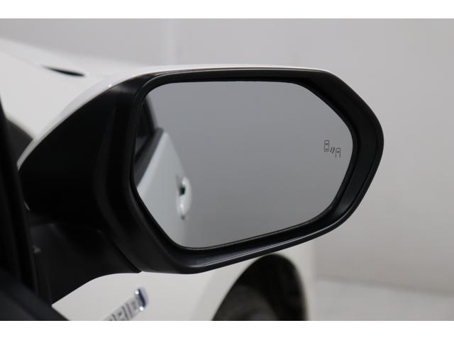 プリウス Ａプレミアム　シートＨ　ＬＫＡ　Ｂｌｕｅｔｏｏｔｈ対応　クリソナー　駐車アシスト　電動パワーシート　電動格納ドアミラー　黒革シート　ＡＣ１００Ｖ　ＳＤ　アイドリングストップ機能　ＬＥＤライト　地デジフルセグ　ＡＣ（8枚目）