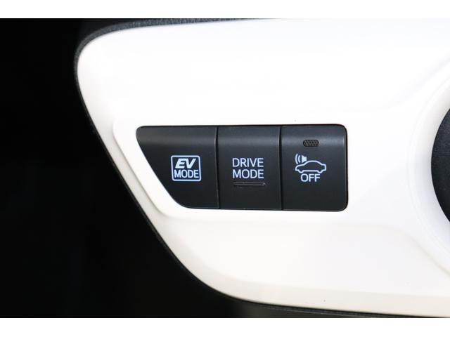 プリウス Ａプレミアム　シートＨ　ＬＫＡ　Ｂｌｕｅｔｏｏｔｈ対応　クリソナー　駐車アシスト　電動パワーシート　電動格納ドアミラー　黒革シート　ＡＣ１００Ｖ　ＳＤ　アイドリングストップ機能　ＬＥＤライト　地デジフルセグ　ＡＣ（18枚目）