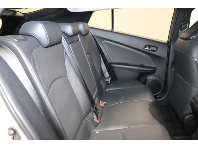 プリウス Ａプレミアム　シートＨ　ＬＫＡ　Ｂｌｕｅｔｏｏｔｈ対応　クリソナー　駐車アシスト　電動パワーシート　電動格納ドアミラー　黒革シート　ＡＣ１００Ｖ　ＳＤ　アイドリングストップ機能　ＬＥＤライト　地デジフルセグ　ＡＣ（24枚目）
