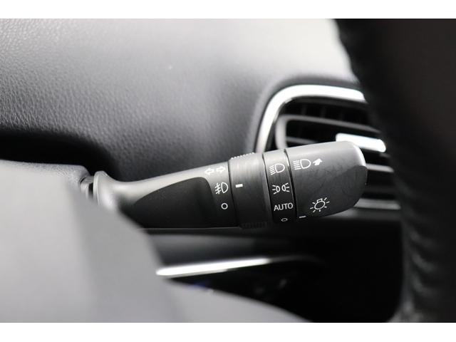 プリウス Ａプレミアム　シートＨ　ＬＫＡ　Ｂｌｕｅｔｏｏｔｈ対応　クリソナー　駐車アシスト　電動パワーシート　電動格納ドアミラー　黒革シート　ＡＣ１００Ｖ　ＳＤ　アイドリングストップ機能　ＬＥＤライト　地デジフルセグ　ＡＣ（31枚目）