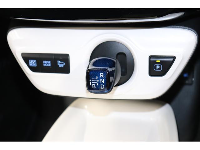 プリウス Ａプレミアム　シートＨ　ＬＫＡ　Ｂｌｕｅｔｏｏｔｈ対応　クリソナー　駐車アシスト　電動パワーシート　電動格納ドアミラー　黒革シート　ＡＣ１００Ｖ　ＳＤ　アイドリングストップ機能　ＬＥＤライト　地デジフルセグ　ＡＣ（37枚目）