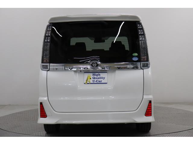 ヴォクシー ＺＳ　８人乗り　片側電動スライドドア　ワンオーナー　フルセグ　メモリーナビ　メディアプレイヤー接続　ＣＤ／ＤＶＤ再生　バックモニタ　ＥＴＣ　純正ＡＷ　ＬＥＤヘッドライト　衝突回避　車線逸脱警報　横滑り防止（9枚目）