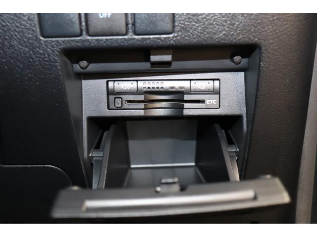 ヴェルファイア ２．５Ｚ　Ａエディション　７人乗り　両側電動スライドドア　ワンオーナー　フルセグ　メモリーナビ　メディアプレイヤー接続　ＣＤ／ＤＶＤ再生　後席モニター　バックモニター　ＥＴＣ　フルフラット　リアエアコン　社外ＡＷ　ＬＥＤヘッド（8枚目）