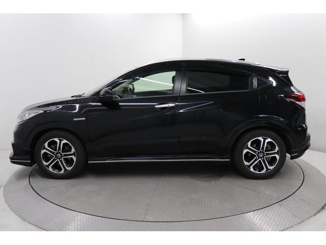 ヴェゼル ハイブリッドＺ　ワンオーナー　フルエアロ　ローダウン　社外マフラー　社外サス　純正アルミホイール　フルセグ　メモリーナビ　メディアプレイヤー接続　ＣＤ／ＤＶＤ再生　ドライブレコーダ　バックモニタ　ＥＴＣ　本革シート（12枚目）