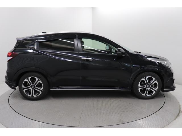 ヴェゼル ハイブリッドＺ　ワンオーナー　フルエアロ　ローダウン　社外マフラー　社外サス　純正アルミホイール　フルセグ　メモリーナビ　メディアプレイヤー接続　ＣＤ／ＤＶＤ再生　ドライブレコーダ　バックモニタ　ＥＴＣ　本革シート（13枚目）