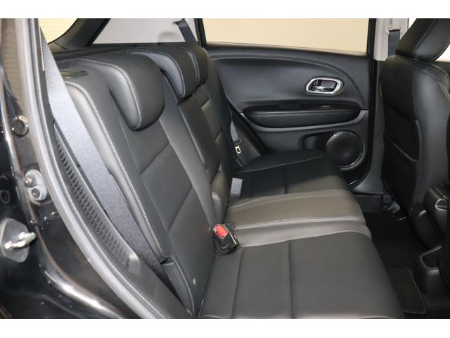 ヴェゼル ハイブリッドＺ　ワンオーナー　フルエアロ　ローダウン　社外マフラー　社外サス　純正アルミホイール　フルセグ　メモリーナビ　メディアプレイヤー接続　ＣＤ／ＤＶＤ再生　ドライブレコーダ　バックモニタ　ＥＴＣ　本革シート（22枚目）