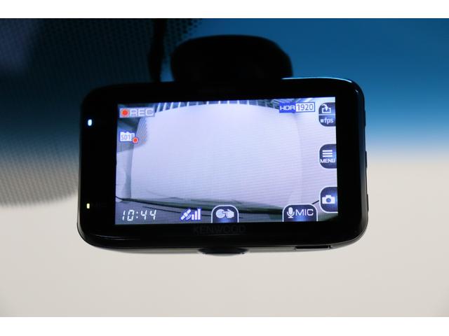 ヴェゼル ハイブリッドＺ　ワンオーナー　フルエアロ　ローダウン　社外マフラー　社外サス　純正アルミホイール　フルセグ　メモリーナビ　メディアプレイヤー接続　ＣＤ／ＤＶＤ再生　ドライブレコーダ　バックモニタ　ＥＴＣ　本革シート（42枚目）