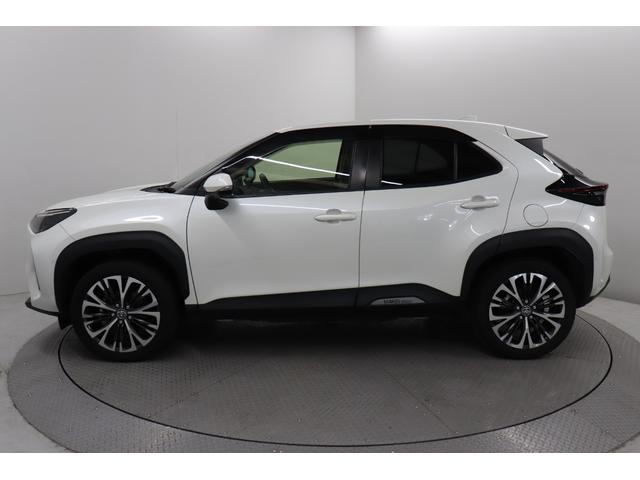 ヤリスクロス ハイブリッドＺ　メモリーナビ　全周囲カメラ　電格ドアミラー　ドライブレコーダ　インテリジェントキー　ブルートゥース　シ－トヒ－タ－　クリソナ　衝突安全ボディ　レーンアシスト　ＵＳＢ　オートマチックハイビーム　ナビＴＶ（14枚目）