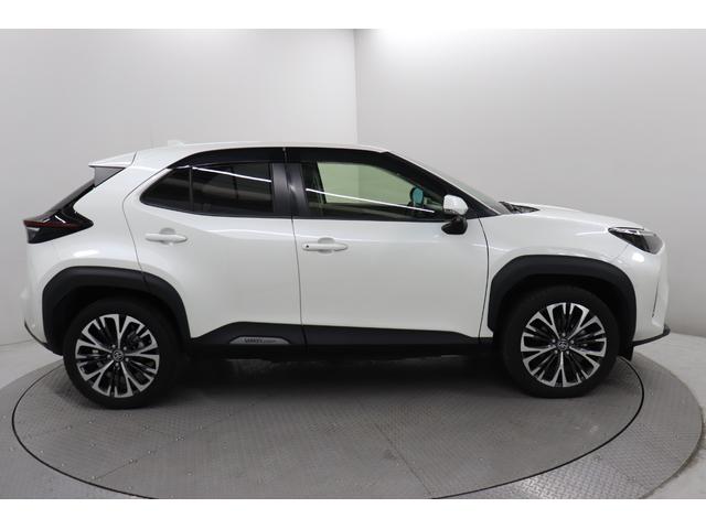 ヤリスクロス ハイブリッドＺ　メモリーナビ　全周囲カメラ　電格ドアミラー　ドライブレコーダ　インテリジェントキー　ブルートゥース　シ－トヒ－タ－　クリソナ　衝突安全ボディ　レーンアシスト　ＵＳＢ　オートマチックハイビーム　ナビＴＶ（15枚目）