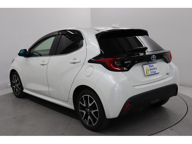 ヤリス ハイブリッドＺ　ワンオーナー　フルセグ　ディスプレイオーディオ　メディアプレイヤー接続　バックモニタ　ＥＴＣ　純正アルミホイール　ＬＥＤヘッドライト　衝突回避　ペダル踏み間違い　車線逸脱警報　横滑り防止　イモビライザ（2枚目）