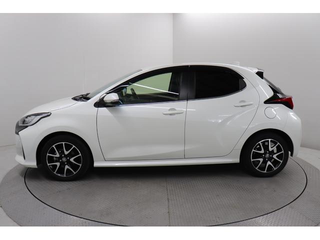 ヤリス ハイブリッドＺ　ワンオーナー　フルセグ　ディスプレイオーディオ　メディアプレイヤー接続　バックモニタ　ＥＴＣ　純正アルミホイール　ＬＥＤヘッドライト　衝突回避　ペダル踏み間違い　車線逸脱警報　横滑り防止　イモビライザ（13枚目）