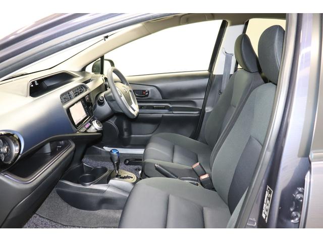 アクア Ｓ　フルセグ　メモリーナビ　メディアプレイヤー接続　ＣＤ／ＤＶＤ再生　バックモニター　ＥＴＣ　ＬＥＤヘッドライト　スマートキー　イモビライザ　アイドリングストップ　ＡＢＳ　エアバッグ　モケットシート（19枚目）