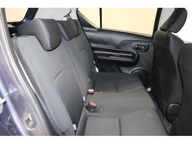 アクア Ｓ　フルセグ　メモリーナビ　メディアプレイヤー接続　ＣＤ／ＤＶＤ再生　バックモニター　ＥＴＣ　ＬＥＤヘッドライト　スマートキー　イモビライザ　アイドリングストップ　ＡＢＳ　エアバッグ　モケットシート（20枚目）