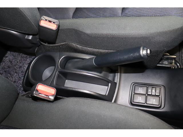 アクア Ｓ　フルセグ　メモリーナビ　メディアプレイヤー接続　ＣＤ／ＤＶＤ再生　バックモニター　ＥＴＣ　ＬＥＤヘッドライト　スマートキー　イモビライザ　アイドリングストップ　ＡＢＳ　エアバッグ　モケットシート（31枚目）