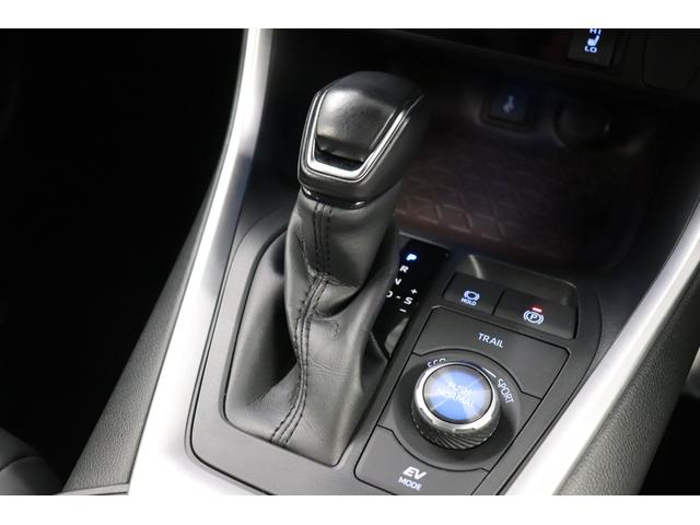 RAV4 ハイブリッドG 全周囲モニタ Pセンサー 衝突被害軽減装置 電動テールゲート ドライブレコーダ フロントカメラ レーダークルコン パノラマサンルーフ AHB ETC2.0 AC100V電源 USB接続 シートヒータ(34枚目)