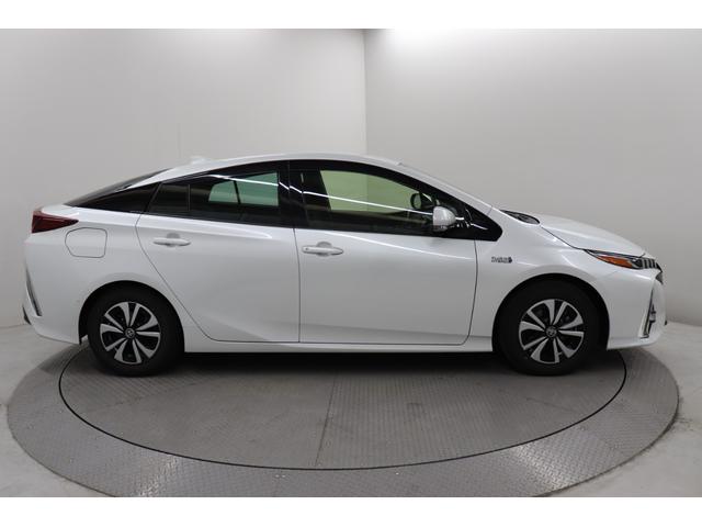 プリウスＰＨＶ Ａ　バックモニター　ＥＴＣ　スマートキー　ＬＥＤライト　純正アルミ　パワーシート　ドラレコ　ＴＣナビ　フルセグＴＶ　衝突軽減システム　ＢＳＭ　ヘッドアップディスプレイ　ペダル踏み間違　横滑り防止　クルコン（14枚目）