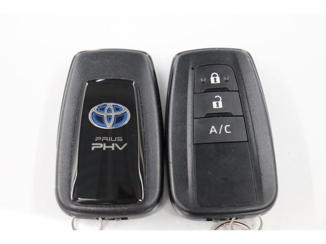 プリウスＰＨＶ Ａ　バックモニター　ＥＴＣ　スマートキー　ＬＥＤライト　純正アルミ　パワーシート　ドラレコ　ＴＣナビ　フルセグＴＶ　衝突軽減システム　ＢＳＭ　ヘッドアップディスプレイ　ペダル踏み間違　横滑り防止　クルコン（41枚目）