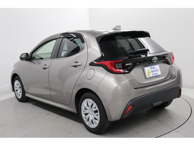 ヤリス Ｚ　サイドＳＲＳ　ＡＡＣ　追従クルコン　バックモニタ　ＡＨＢ　スマキー　横滑防止装置　地デジ　キーフリー　１オーナー　ＬＥＤランプ　オートライト　パワーウインドウ　助手席エアバック　シートヒーター　ＵＳＢ（2枚目）