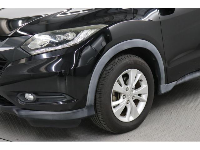 ヴェゼル Ｘ　追突軽減ブレーキ　ブルートゥースオーディオ　地ＴＶ　メモリ－ナビ　リアカメラ　ＤＶＤ再生　スマ－トキ－　オートライト　サイドエアバッグ　ナビ＆ＴＶ　ＥＴＣ車載器　パワーウィンドウ　盗難防止システム（13枚目）