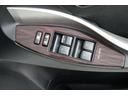 運転席パワーウィンドウスイッチの様子になります。