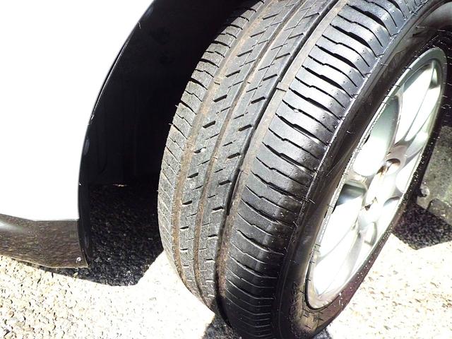 スイフト スポーツ　５ＭＴ　メーカーセットオプション車　レカロシート２基　トラストマフラー　ケンウッドフルセグテレビナビゲーション　ＣＤ　ＤＶＤ　ブルートゥースオーディオ　ＥＴＣ　スマートキー　社外アルミ　禁煙車（16枚目）