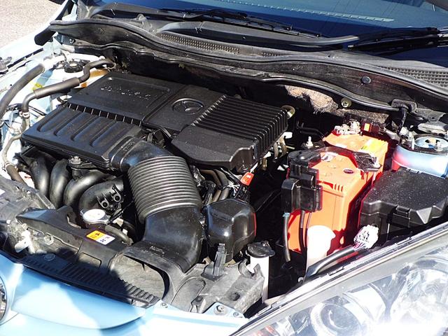 デミオ スポルト　５速マニュアルシフト　純正ワンセグ付きナビゲーション　ブルートゥースオーディオ対応　ＨＩＤヘッドランプ　キーレス　禁煙車（12枚目）