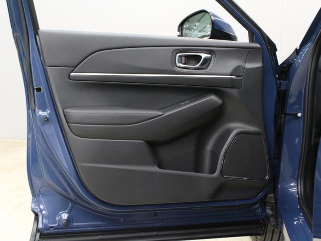 ヴェゼル ｅ：ＨＥＶＺ　弊社デモカー　プレミアムオーディオ　純正９インチコネクト対応ナビ　マルチビューカメラ　サイドカーテンエアバッグ　Ｂｌｕｅｔｏｏｔｈ　ワイヤレス充電器　パワーテールゲート　運転席助手席シートヒーター（63枚目）