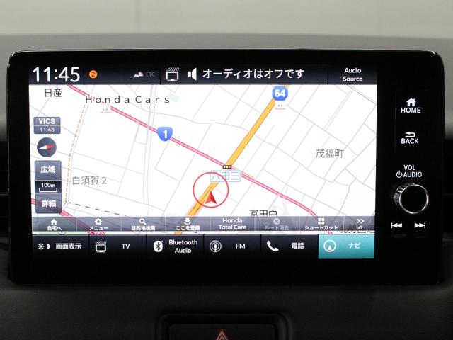 ヴェゼル ｅ：ＨＥＶＺ　ワンオーナー　９インチコネクトナビ　電子制御パーキングブレーキ　シートヒーター　デュアルエアコン　サイドカーテンエアバッグ　Ｂｌｕｅｔｏｏｔｈ　ワイヤレス充電器　ハンズフリーアクセスパワーテールゲート（3枚目）