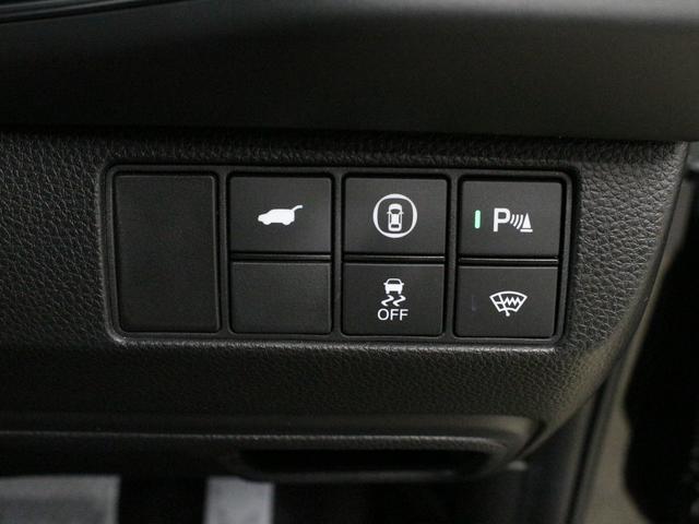 ヴェゼル ｅ：ＨＥＶＺ　ワンオーナー　９インチコネクトナビ　電子制御パーキングブレーキ　シートヒーター　デュアルエアコン　サイドカーテンエアバッグ　Ｂｌｕｅｔｏｏｔｈ　ワイヤレス充電器　ハンズフリーアクセスパワーテールゲート（9枚目）