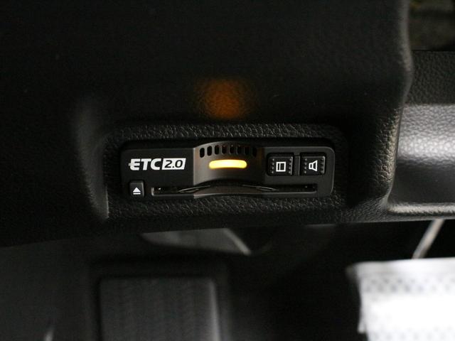 ヴェゼル ｅ：ＨＥＶＺ　ワンオーナー　９インチコネクトナビ　電子制御パーキングブレーキ　シートヒーター　デュアルエアコン　サイドカーテンエアバッグ　Ｂｌｕｅｔｏｏｔｈ　ワイヤレス充電器　ハンズフリーアクセスパワーテールゲート（10枚目）