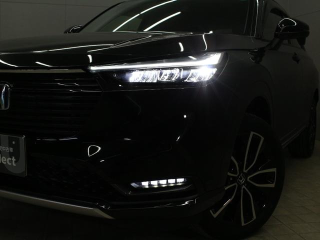 ヴェゼル ｅ：ＨＥＶＺ　ワンオーナー　９インチコネクトナビ　電子制御パーキングブレーキ　シートヒーター　デュアルエアコン　サイドカーテンエアバッグ　Ｂｌｕｅｔｏｏｔｈ　ワイヤレス充電器　ハンズフリーアクセスパワーテールゲート（12枚目）