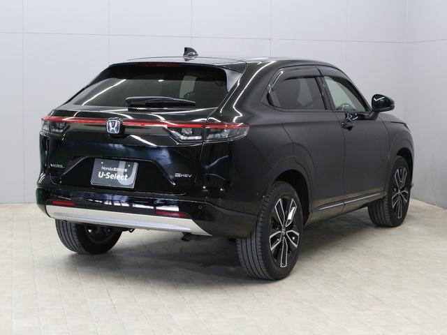 ヴェゼル ｅ：ＨＥＶＺ　ワンオーナー　９インチコネクトナビ　電子制御パーキングブレーキ　シートヒーター　デュアルエアコン　サイドカーテンエアバッグ　Ｂｌｕｅｔｏｏｔｈ　ワイヤレス充電器　ハンズフリーアクセスパワーテールゲート（20枚目）